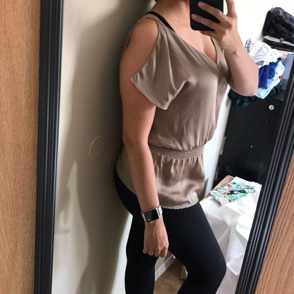 BCBGMAXAZRIA cold shoulder blouse - Picture 3 of 6